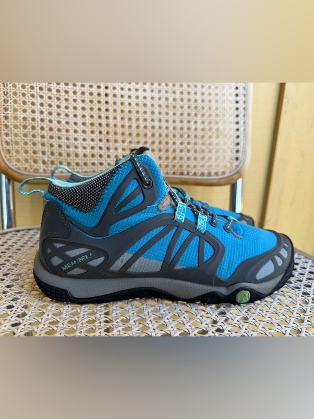 Merrell Sea Shore Mid Hiking Boots Women’s size 8 Blue Waterproof